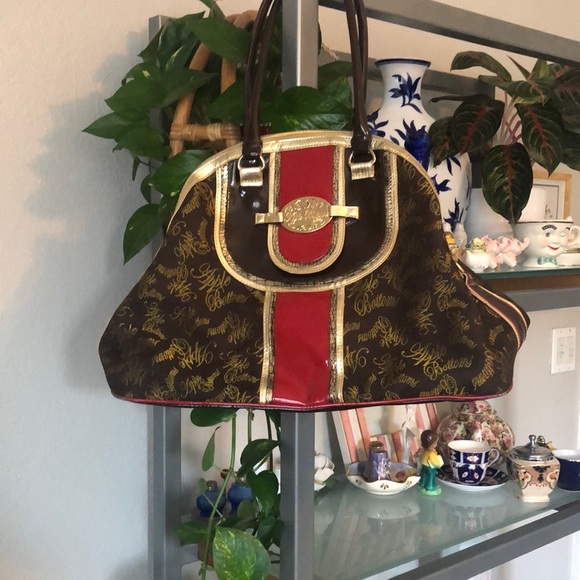 Apple Bottoms Handbags - Beautiful Apple Bottoms handbag